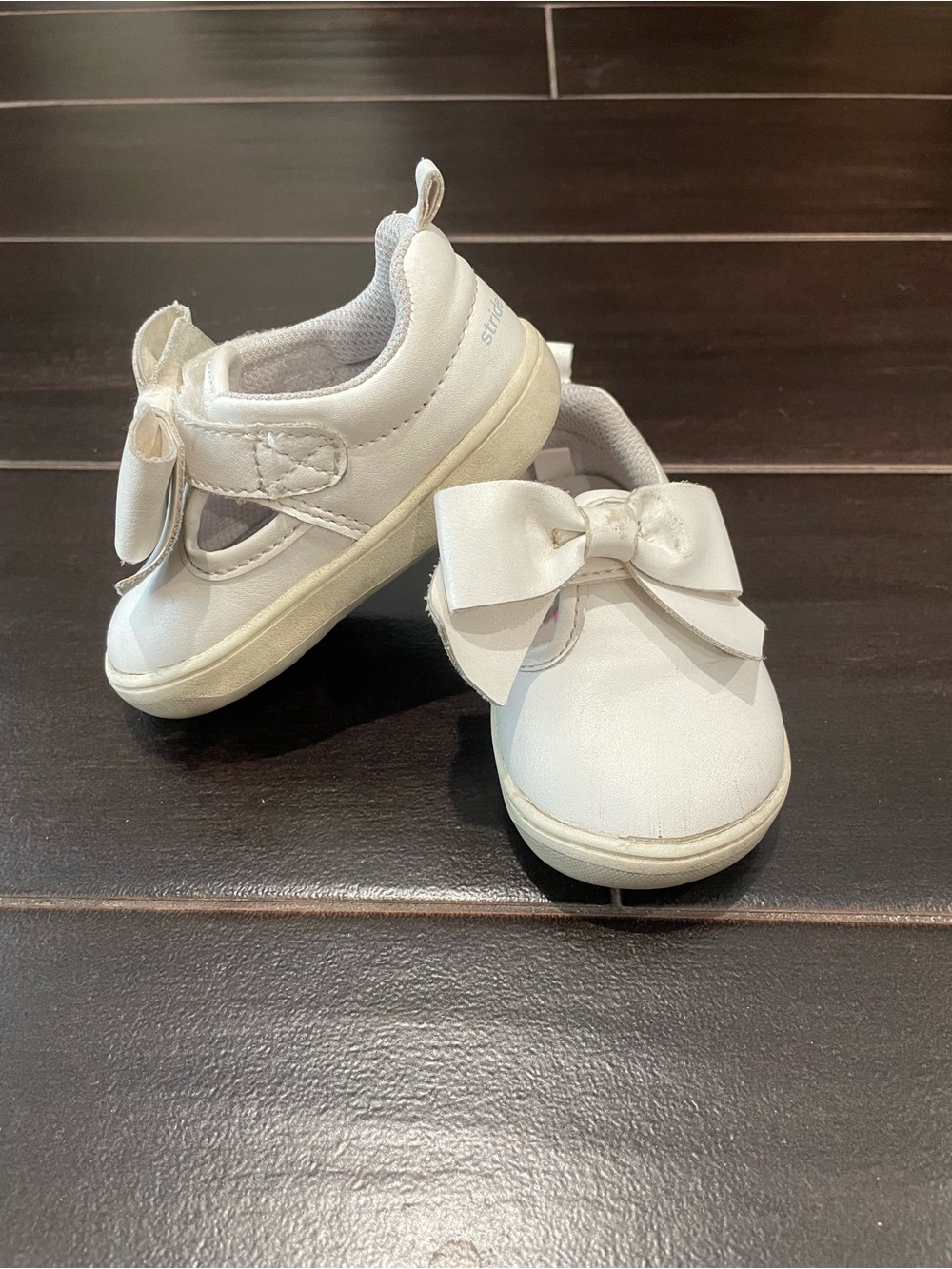 Stride Rite Kamila size 4M